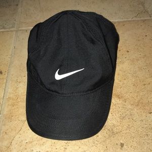 black nike hat